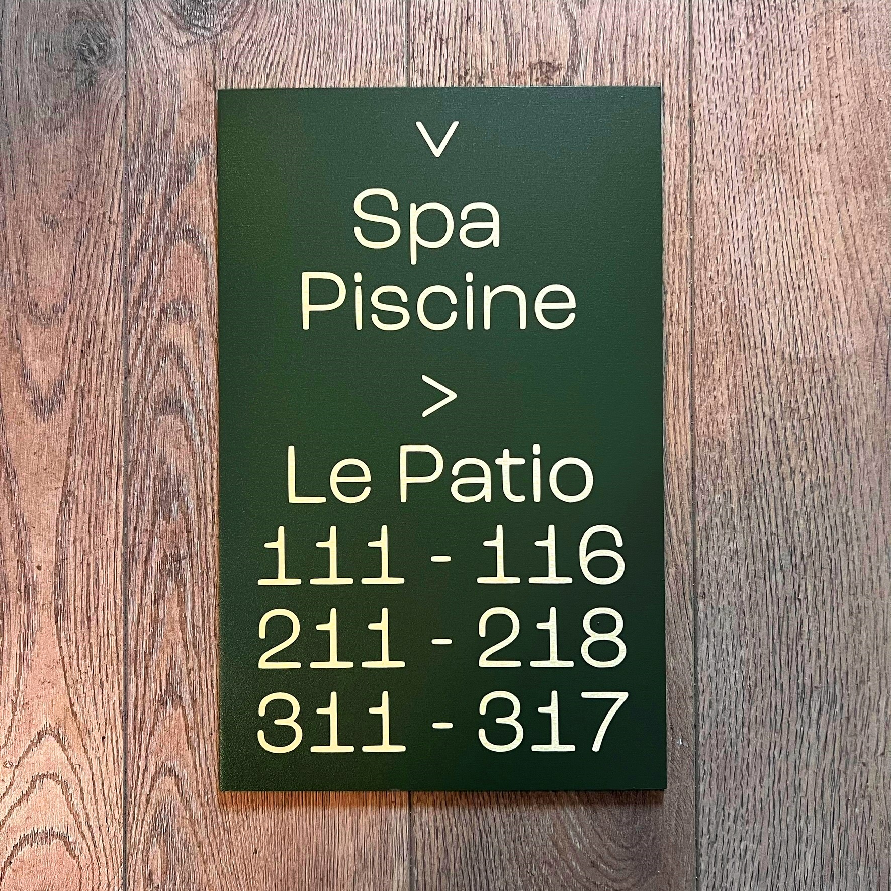 Signalétique hotels couloirs 200x300  3 — exemple de plaque