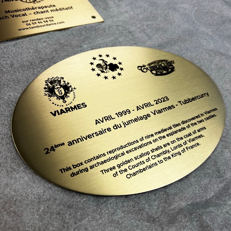 plaque gravure laser laiton  17 — exemple de plaque