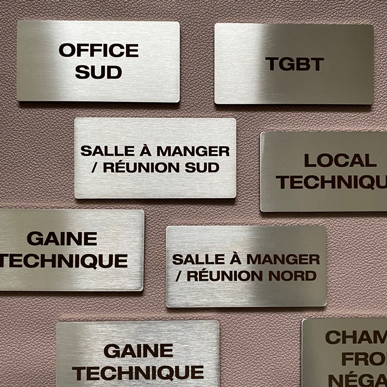 plaque inox brosse gravee au laser sur mesure  127 — exemple de plaque