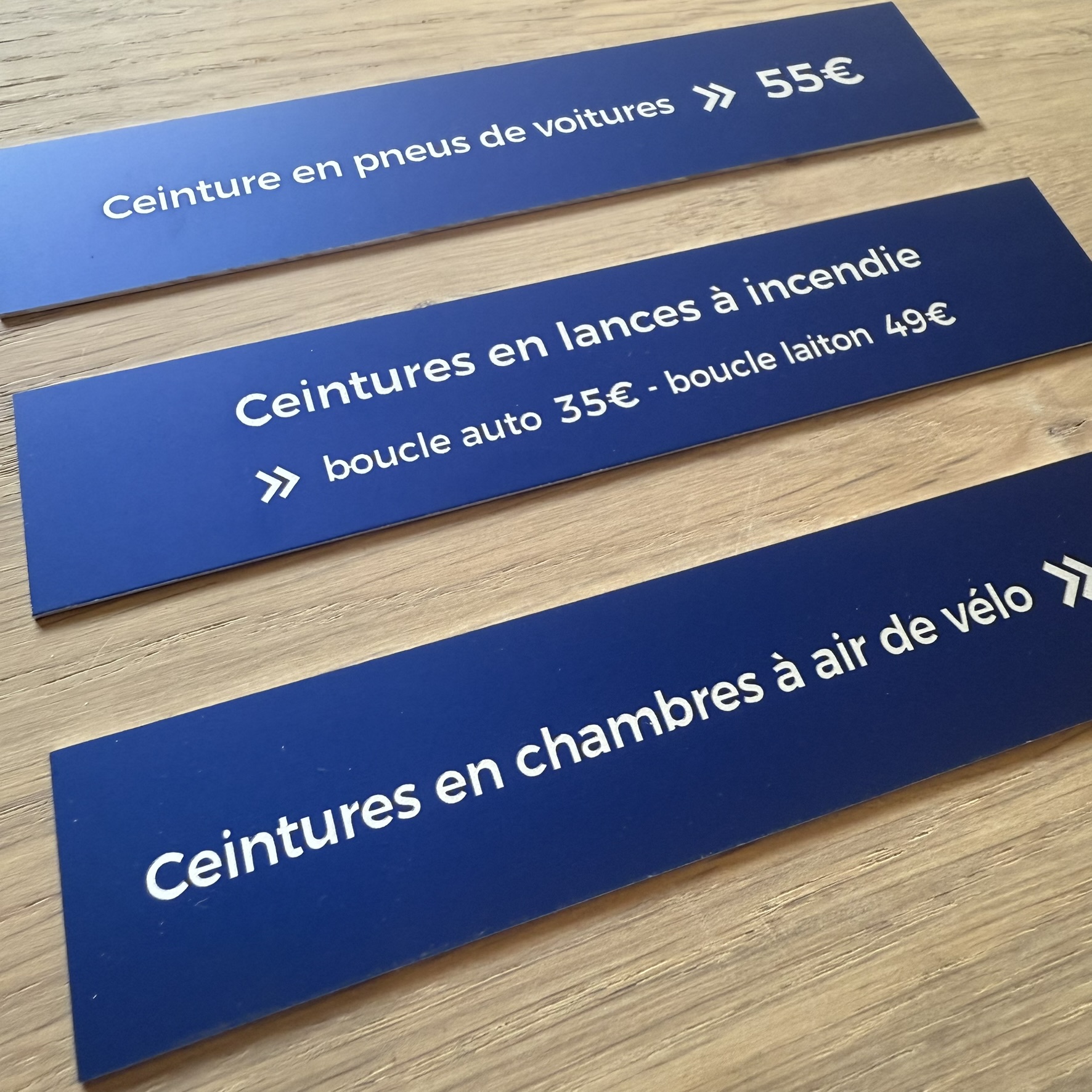 gravure aluminium bleu — Plaques Professionnelles