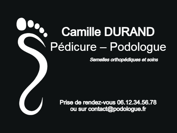 Plaque professionnelle pedicure podologue - en Aluminium noir - taille 200x150 mm - Pour votre cabinet de pédicurie-podologie, l’installation d’une plaque professionnelle est une étape clé qui doit concilier visibilité et respect strict de la déontologie . Chez Plaques-enseignes, nous fabriquons dans notre atelier lillois des supports conformes aux recommandations de l'Ordre, privilégiant des formats standards de 30 x 25 cm pour une sobriété exemplaire. Que vous choisissiez le prestige du laiton gravé, la modernité de l'aluminium anodisé ou la clarté du plexiglas, chaque pièce est travaillée avec une précision au dixième pour garantir une lecture immédiate . Optez pour une signalétique durable et élégante , conçue pour durer et facile à poser sur tout type de façade. Description : une plaque professionnelle podologue aux normes La plaque de podologue doit mesurer au maximum 30 x 25 cm selon le Code de la santé publique. Elle mentionne obligatoirement le nom, les diplômes d'État et les horaires de consultation pour garantir une information claire et une parfaite conformité ordinale. Alors voilà, pour votre installation, la signalétique n'est pas un détail, c'est le premier contact avec le patient. Respect strict des règles de l'Ordre National L'Ordre impose un format standard de 30 x 25 cm maximum . Cette dimension garantit une harmonie visuelle entre tous les praticiens de santé. C'est la règle pour rester discret et professionnel. Les mentions légales sont cadrées : nom, prénom, titres reconnus et jours de présence. Ajoutez votre numéro de téléphone. Cela permet aux patients de prendre rendez-vous sans perdre de temps devant votre porte. Voici les éléments que nous gravons habituellement pour vos confrères : Nom et prénom du praticien Diplôme d'État de pédicure-podologue Horaires de consultation Numéro de téléphone Pour un rendu impeccable, vous pouvez choisir une Plaque Podologue en aluminium noir 200x150 mm | Plaques ... qui allie modernité et sobriété réglementaire. Sobriété et lisibilité pour une signalétique efficace L'absence de logos publicitaires est une obligation déontologique ferme. La sobriété du support est votre meilleure alliée. Elle évite toute confusion avec une activité commerciale, ce qui est strictement interdit . En fait, le caducée est souvent le seul graphisme toléré . Il identifie immédiatement votre cabinet médical. C'est un repère visuel fort pour les passants. Côté typographie, oubliez les fioritures. Les polices bâtons sont idéales pour une lecture rapide . Elles aident grandement les patients malvoyants à déchiffrer vos informations sans effort. Pourtant, l'essentiel reste le contraste. Un marquage foncé sur un fond clair gagne à tous les coups . C'est la solution la plus efficace pour être vu de loin. Usage : pour quels praticiens cette plaque est-elle faite ? Une fois les règles de l'Ordre assimilées, il faut réfléchir à l' usage concret de ce support . Installation stratégique en cabinet individuel ou de groupe Lors d'une première installation libérale, analysez vos besoins immédiats. Votre plaque constitue le point de contact physique initial avec votre patientèle locale. Elle valide votre présence dans le quartier. En cabinet de groupe, la gestion des supports exige de la rigueur. L'alignement des plaques crée une image cohérente pour les patients . Utilisez impérativement des matériaux identiques pour tous les collaborateurs du centre. Séparez bien la signalétique de rue et celle de porte . La première oriente les flux depuis l'extérieur du bâtiment. La seconde confirme l'entrée du cabinet, comme nos Plaques Horaires Ouverture en aluminium noir 200x100 mm . Emplacement et visibilité du flux de patients Je recommande une hauteur de pose à environ 1,50 mètre du sol. Cela correspond précisément au champ de vision moyen d'un adulte. La lecture des informations devient alors naturelle et sans effort . L'accessibilité PMR est un point que vous ne pouvez pas ignorer. La plaque doit rester visible pour une personne en fauteuil roulant. Fuyez les zones d'ombre ou les recoins cachés du hall. N'oubliez pas l' accord du syndic ou du propriétaire . Certaines copropriétés imposent un emplacement strict sur la façade. C'est une règle de bon voisinage à respecter avant de percer. Voici les points clés pour votre installation : Hauteur de pose Éclairage nocturne Proximité de la sonnette Fiche technique : matériaux et finitions de l'atelier Au-delà de l'emplacement, la durabilité de votre signalétique dépend directement des matériaux sélectionnés lors de la fabrication. Laiton, plexiglas ou alu : le match des matières Le laiton massif incarne un prestige traditionnel indéniable pour votre cabinet. L'aluminium anodisé offre une esthétique plus moderne et sobre. Le laiton exige un polissage régulier pour briller. L'aluminium résiste parfaitement à la corrosion saline . Le plexiglas se présente comme une option très polyvalente. Sa transparence naturelle assure un design épuré vraiment élégant. C'est un compromis idéal entre rendu esthétique et budget maîtrisé . Matériau Durabilité Entretien Style Laiton 5/5 2/5 5/5 Aluminium 4/5 5/5 4/5 Plexiglas 4/5 5/5 3/5 Gravure inaltérable et systèmes de fixation La gravure laser garantit une précision remarquable sur vos supports. Ce procédé mécanique creuse la matière pour un marquage définitif . Les lettres ne s'effacent jamais, même sous un soleil intense. Les entretoises en inox assurent une pose haut de gamme. Elles créent un relief élégant en décollant la plaque du mur . L'adhésif double-face convient parfaitement aux surfaces lisses des portes. Cette solution rapide évite tout perçage définitif du support. C'est le choix privilégié des locataires en centre médical. Pour votre installation, choisissez des Plaques professionnelles personnalisées, Laiton, inox, aluminium fabriquées avec soin dans notre atelier lillois.